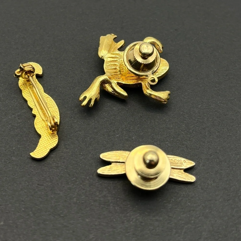 Lot of 3 Gold tone Vintage Avon Animal Pins/Brooches- Frog - Toucan - Dragonfly